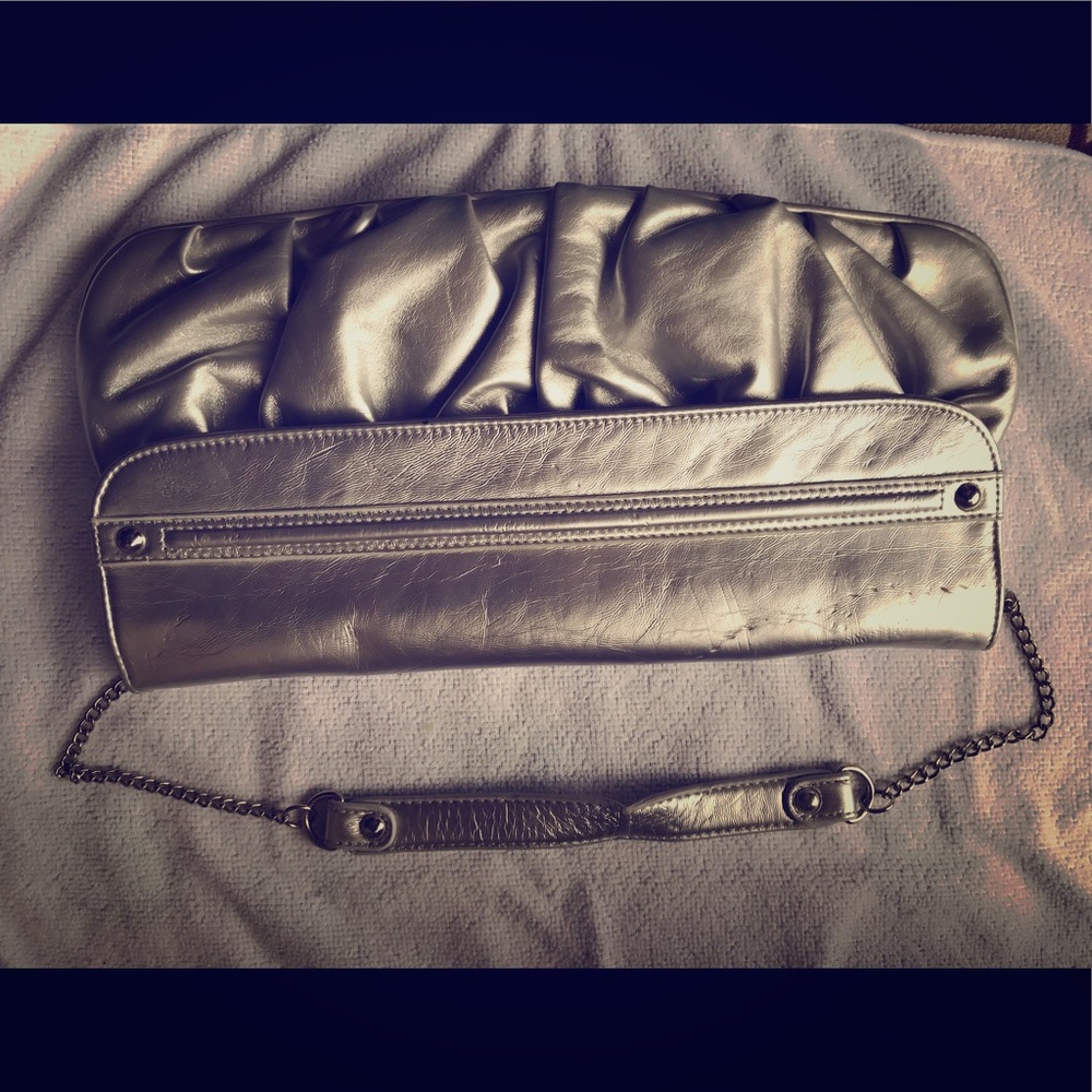 Daisy Fuentes silver bag